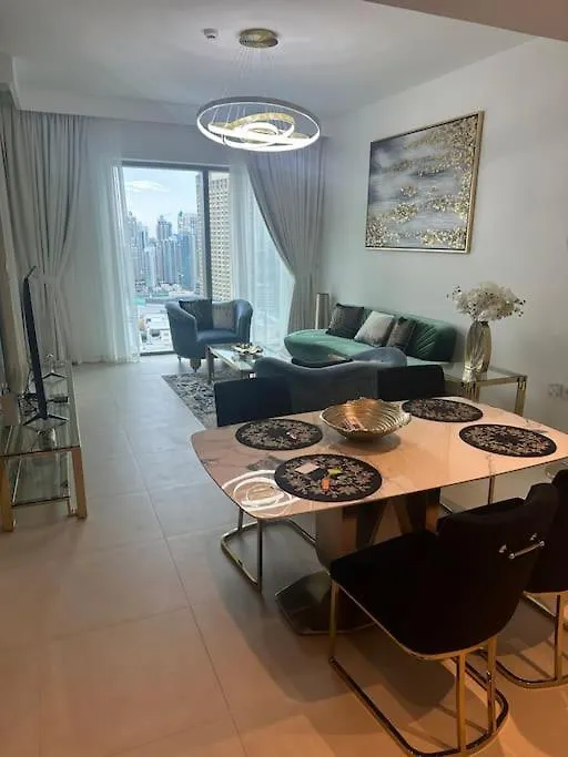 Elegant 2 Bedroom Apt, Amazing Fountains And Burj Views Dubaj